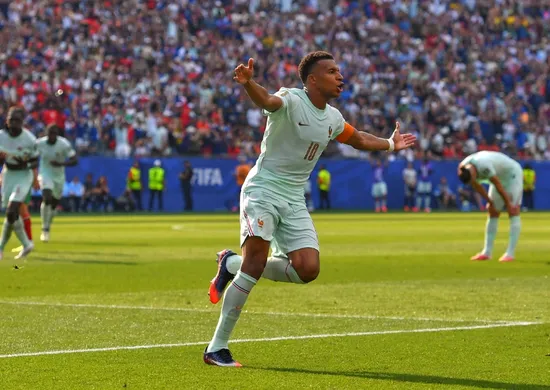 Imagem ilustrativa da imagem França vence Marrocos e vai à semifinal da Copa graças a Mbappé e Dembelé