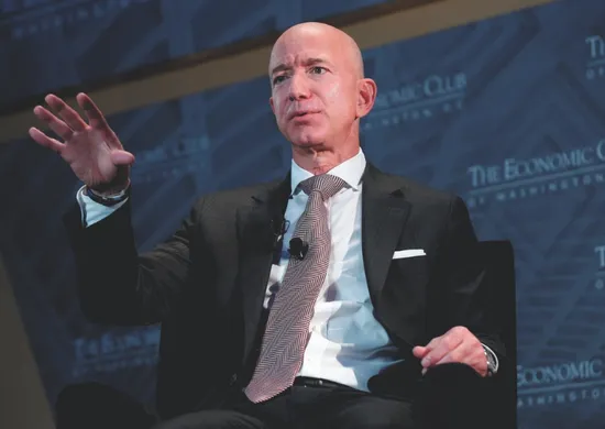 Imagem ilustrativa da imagem Fundador da Amazon: “IA vai ampliar a escassez de mão de obra”