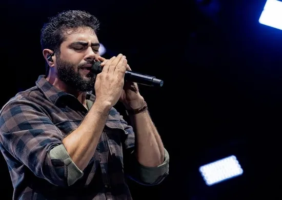 Imagem ilustrativa da imagem Henrique, dupla de Juliano, cancela shows após passar por cirurgia
