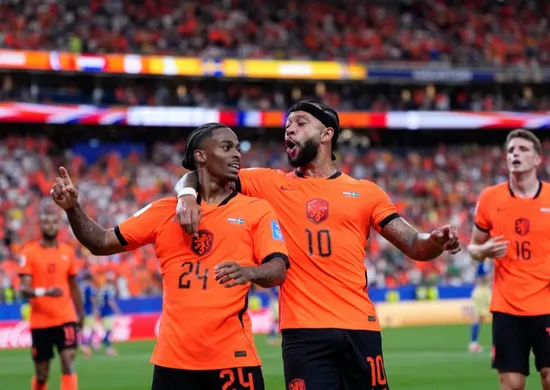 Imagem ilustrativa da imagem Holanda goleia a Suécia e quebra recorde histórico do Brasil em Copas do Mundo