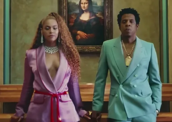 Imagem ilustrativa da imagem Homem é preso após bater carro no portão de Jay-Z e Beyoncé