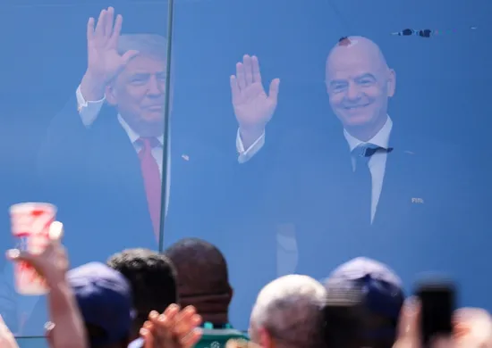 Imagem ilustrativa da imagem Infantino desiste de plano para investimentos privados na Fifa após ameaça de boico
