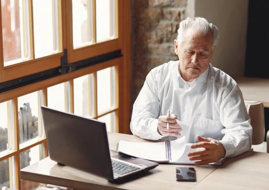 Imagem ilustrativa da imagem Informalidade é realidade da metade dos trabalhadores com mais de 60 anos