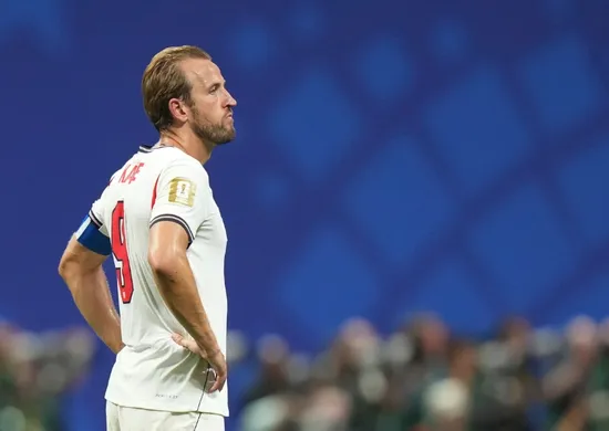 Imagem ilustrativa da imagem Kane lamenta eliminação da Inglaterra e admite: "Neste nível, isso não é suficiente