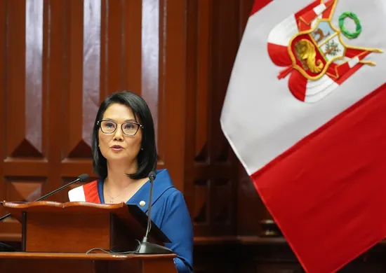Imagem ilustrativa da imagem Keiko toma posse no Peru e fala em usar Forças Armadas para combater crime