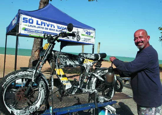 Imagem ilustrativa da imagem Lava a jato de bike elétrica faz sucesso em Vila Velha