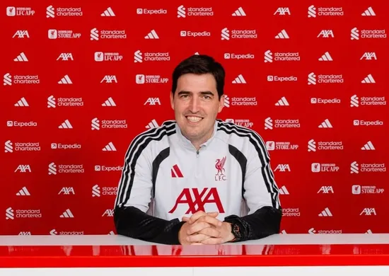 Imagem ilustrativa da imagem Liverpool anuncia Andoni Iraola como novo técnico após demissão de Arne Slot