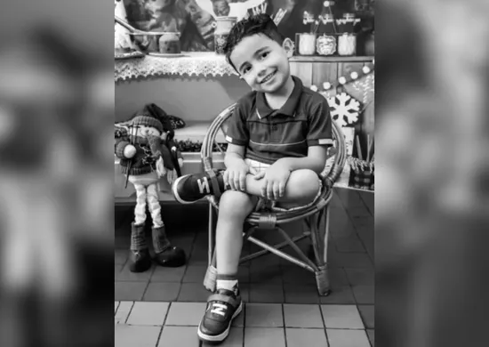 Imagem ilustrativa da imagem Menino de 4 anos morre após cair da janela de hotel em Blumenau
