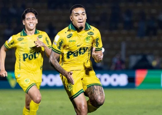 Imagem ilustrativa da imagem Mirassol bate o Fluminense com golaço e embola briga contra o rebaixamento