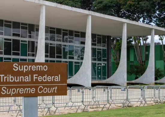 Imagem ilustrativa da imagem Moraes marca para 28 de julho depoimento de Flávio Bolsonaro à PF