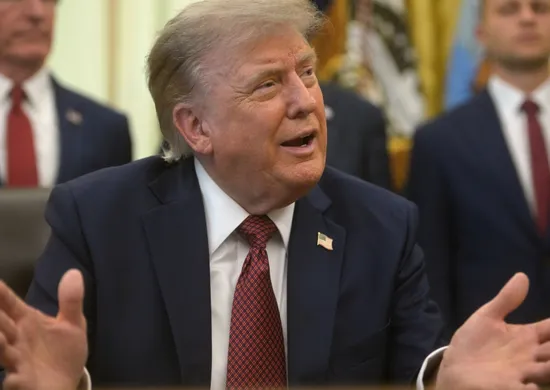 Imagem ilustrativa da imagem Não vamos ceder à violência política, diz Trump em jantar com jornalistas