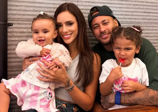 Imagem ilustrativa da imagem Neymar e Bruna Biancardi anunciam gravidez; jogador será pai pela 5ª vez