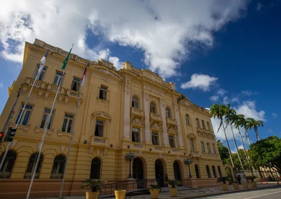 Imagem ilustrativa da imagem Pesquisa Datafolha para o Governo de PE e Senado sai nesta quinta na TV Tribuna