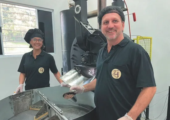 Imagem ilustrativa da imagem Professor inova e consegue patente após construir forno para torrar café