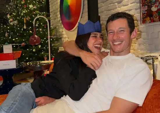 Imagem ilustrativa da imagem Quem é Callum Turner, marido de Dua Lipa e cotado a ser o próximo 007