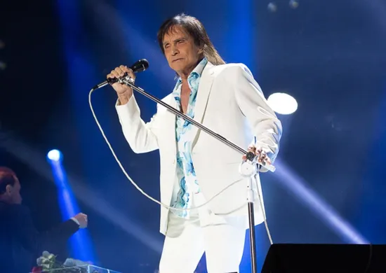 Imagem ilustrativa da imagem Roberto Carlos alerta para vídeo falso que usa sua imagem para vender tratamento