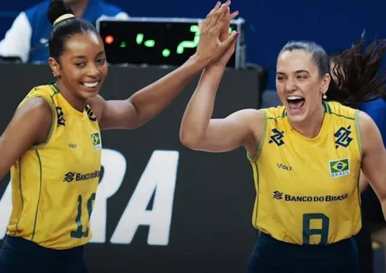 Imagem ilustrativa da imagem Seleção brasileira feminina de vôlei mantém 100% e bate a França na Liga das Nações
