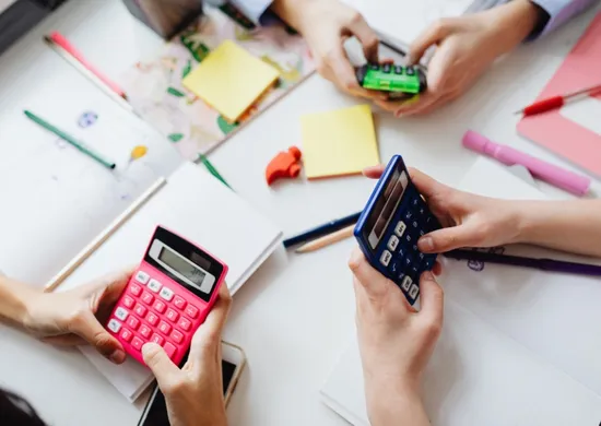 Imagem ilustrativa da imagem Senado aprova educação financeira obrigatória nas salas de aula