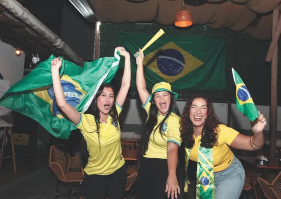 Imagem ilustrativa da imagem Sextou em clima de torcer pela Seleção Brasileira na Grande Vitória