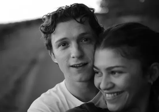 Imagem ilustrativa da imagem Tom Holland confirma casamento com Zendaya e diz que família 'estava lá'