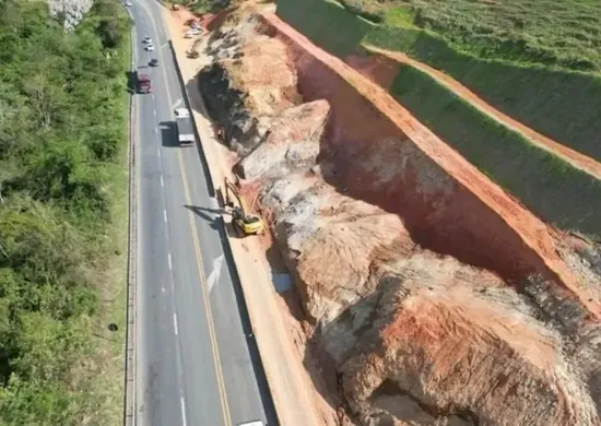 Imagem ilustrativa da imagem Trecho da BR-101 em Ibiraçu será interditado por duas horas nesta quarta-feira
