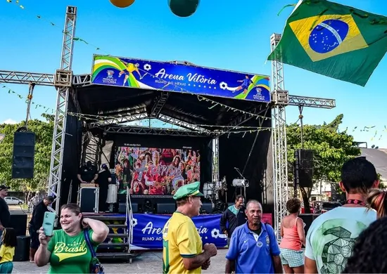 Imagem ilustrativa da imagem Vitória terá telões para transmitir jogos do Brasil na Copa; confira locais