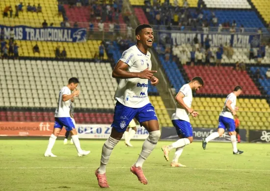 Imagem ilustrativa da imagem Vitória vence clássico e assume a liderança na Série D