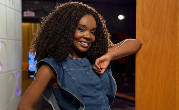 Imagem ilustrativa da imagem Ex-BBB Thelma Assis vence ação por falas racistas