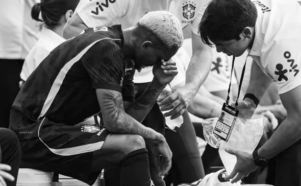 Imagem ilustrativa da imagem Exame aponta lesão e Wesley é cortado da Copa do Mundo