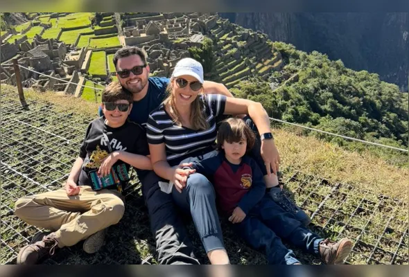 Imagem ilustrativa da imagem Família vive aventura de 16 mil km dentro de carro pela América do Sul