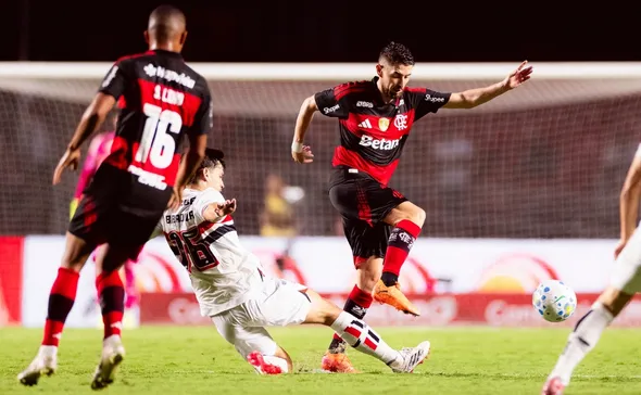 Imagem ilustrativa da imagem Flamengo reencontra São Paulo em cenário oposto ao da estreia do Brasileirão