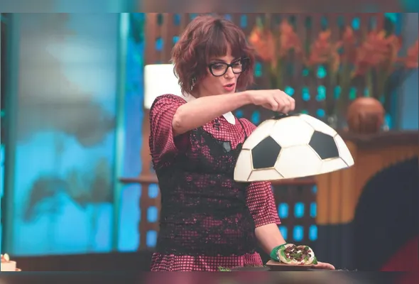 Imagem ilustrativa da imagem MasterChef Brasil desafia candidatos com comidas de estádio nesta terça