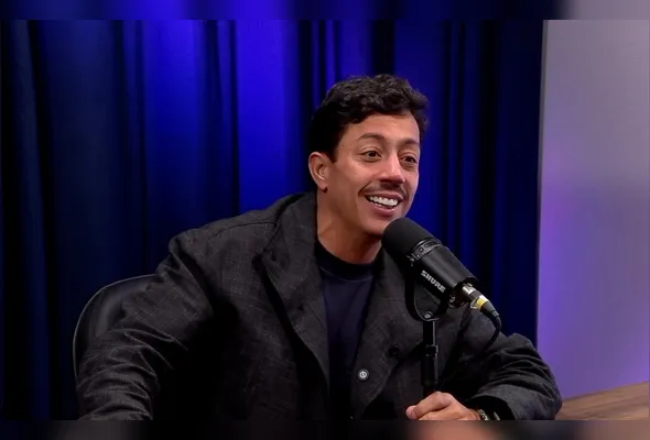 Renato Albani durante entrevista à Rede Tribuna
