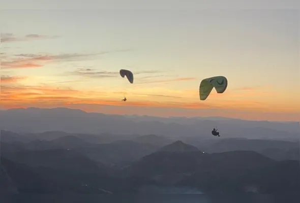 Imagem ilustrativa da imagem Revoada do Circuito de Parapente agita Afonso Cláudio