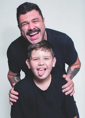 Imagem ilustrativa da imagem Show de talentos infantis e humor para a família: o stand-up de Serginho Lacerda