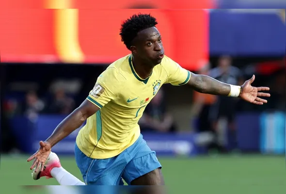 Imagem ilustrativa da imagem Vini Jr admite partida ruim, reclama de campo e projeta futuro da seleção na Copa