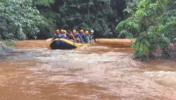 Diversão e adrenalina no Rio Jucu em Domingos Martins