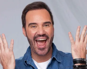 Imagem ilustrativa da imagem Diogo Portugal apresenta show ‘Impróprio para Políticos’ em Vitória
