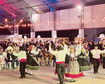 Imagem ilustrativa da imagem Festa do Vinho e da Uva em Santa Teresa vai ter shows e suco de graça