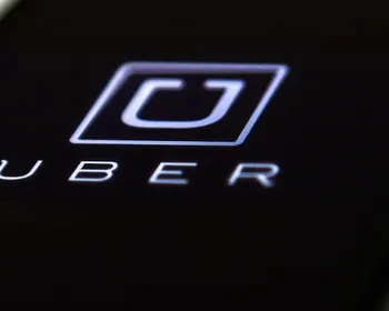 Imagem ilustrativa da imagem Uber demite 10% da equipe para reduzir custos e eliminar níveis hierárquicos