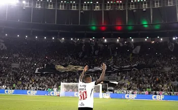 Imagem ilustrativa da imagem Brenner marca duas vezes e Vasco volta a eliminar o Fluminense na Copa do Brasil