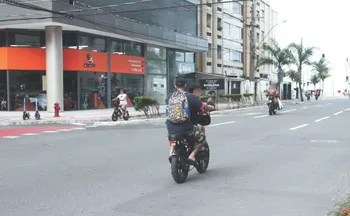 Imagem ilustrativa da imagem Cresce o número de acidentes graves envolvendo bikes elétricas