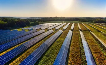 Imagem ilustrativa da imagem Excesso de energia solar desafia o País a buscar superbaterias