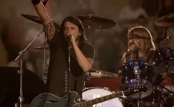 Imagem ilustrativa da imagem Foo Fighters anuncia dois shows no Brasil em 2027 com turnê 'Take Cover'