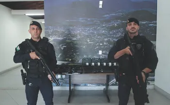 Imagem ilustrativa da imagem Guarda de Cariacica recebe 50 novas armas e 13 mil munições