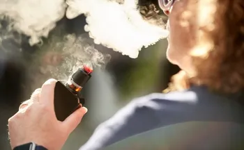 Imagem ilustrativa da imagem Na onda dos vapes, geração Z fuma mais e pode pressionar gastos com saúde