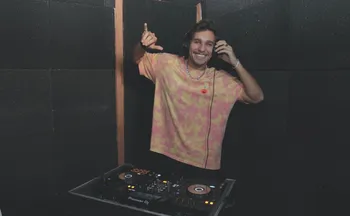 Imagem ilustrativa da imagem Viagem no tempo em festa com o DJ Lukão neste sábado