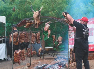 Imagem ilustrativa da imagem Festival de churrasco com entrada gratuita agita a Curva da Jurema
