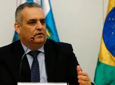 Imagem ilustrativa da imagem Flávio Bolsonaro anuncia Alfredo Gaspar como vice na disputa à Presidência