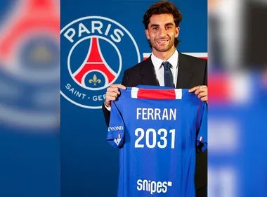 Imagem ilustrativa da imagem PSG anuncia a contratação de Ferran Torres, herói do título mundial da Espanha